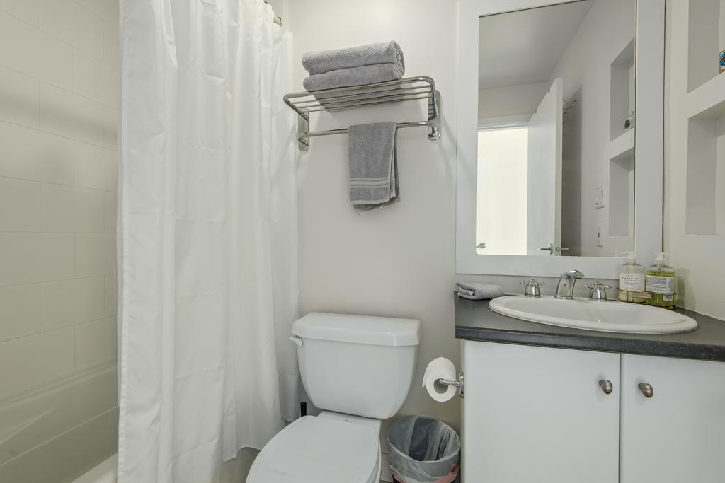 Luxury 2 Bed Private Apartment In Central Downtown Vancouver Bagian luar foto